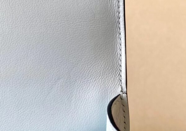113de82a7dd4ab4 Hermès Verrou chain Chevre Light Blue Gold Hardware 17cm Full Handmade