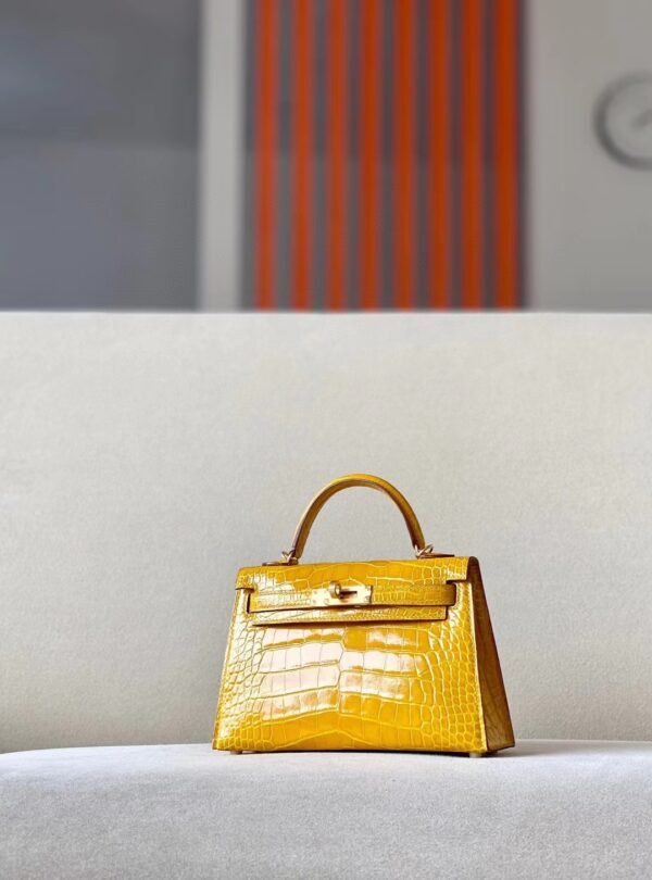 Hermès Mini Kelly shiny alligator crocodile 9D Amber yellow Gold Hardware 19cm Full Handmade