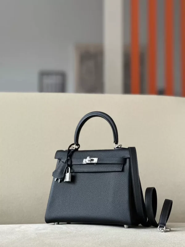 Hermès Kelly Togo 3Y Black mud Silver Hardware 25cm Full Handmade