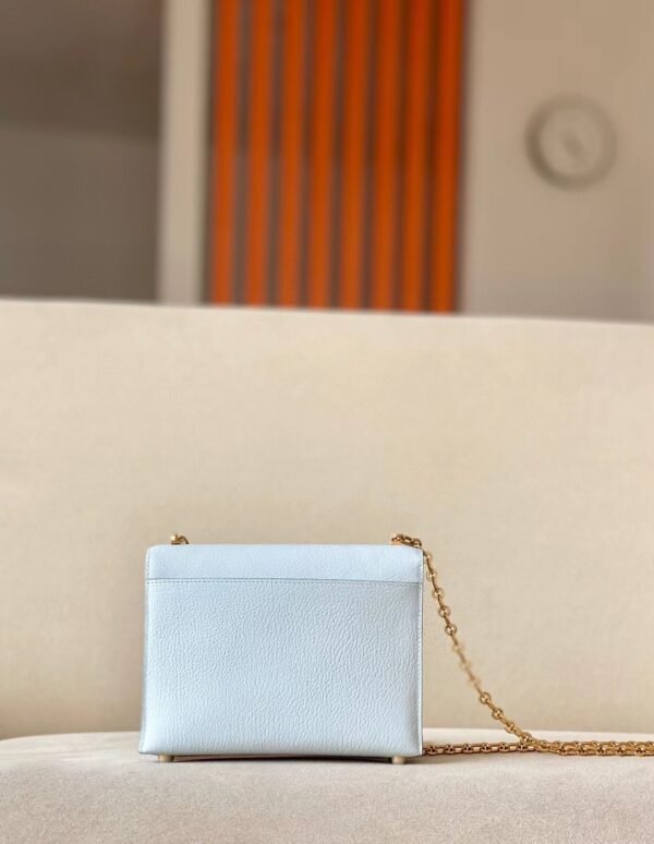 5e32dcccc32be92 Hermès Verrou chain Chevre Light Blue Gold Hardware 17cm Full Handmade
