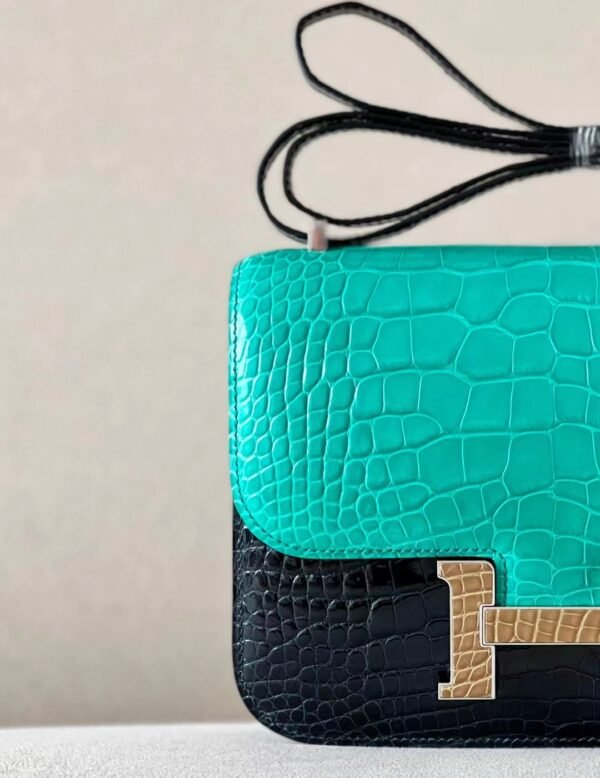 Hermes Constance Shiny Alligator 06 turquoise & 60 Cypress green & 1I Kahaki crocodile buckle Silver Hardware 18cm Full Handmade