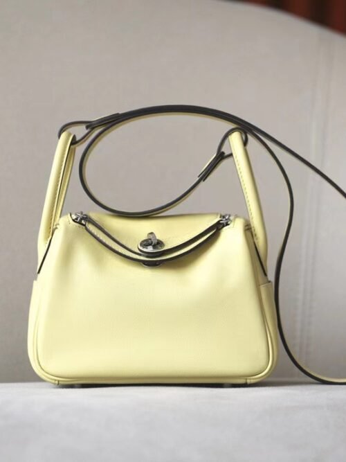 73d789fda233123 Hermès mini Lindy swift 1Z Light Yellow Silver Hardware 19cm Full Handmade