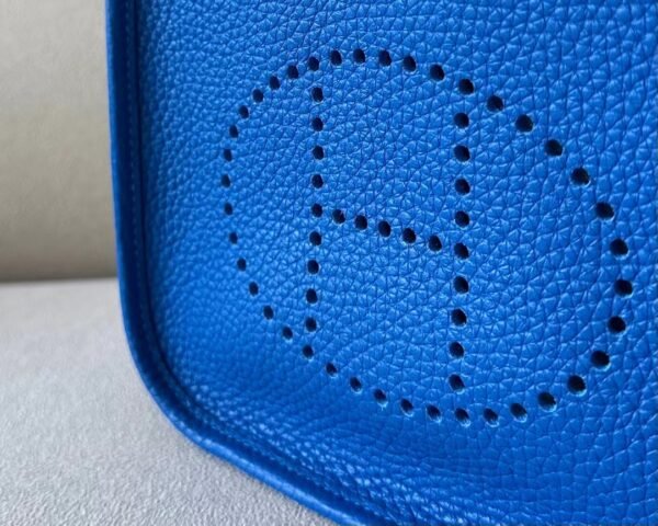 Hermès mini Evelyne TC 71 Bright Blue Gold Hardware 17cm Full Handmade