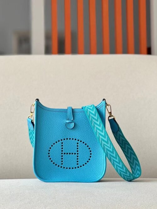 Hermès Evelyne TC P3 Sky Blue Gold Hardware 17cm Full Handmade