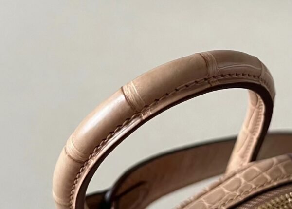 Hermes Mini Lindy Matte Alligator crocodile OM Khaki Gold Hardware 19cm Full Handmade