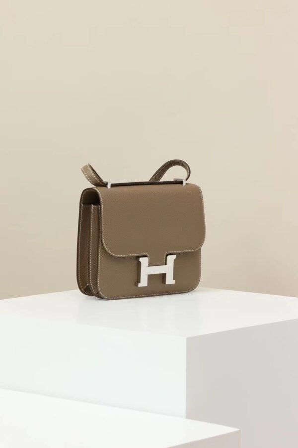 95a9ee60c42d4d8 GPC Mode Constance Epsom Etoupe Grey Silver Hardware 18cm Full Handmade