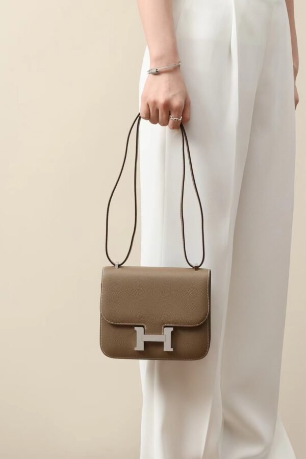 a356bf872c8e491 GPC Mode Constance Epsom Etoupe Grey Silver Hardware 18cm Full Handmade