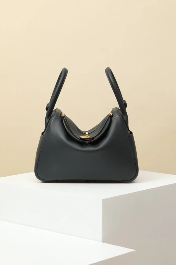 a7dd8510f6c0f5d-1 GPC Mode Lindy Swift clemence 2Z Deep Blue Gold Hardware 26cm Full Handmade
