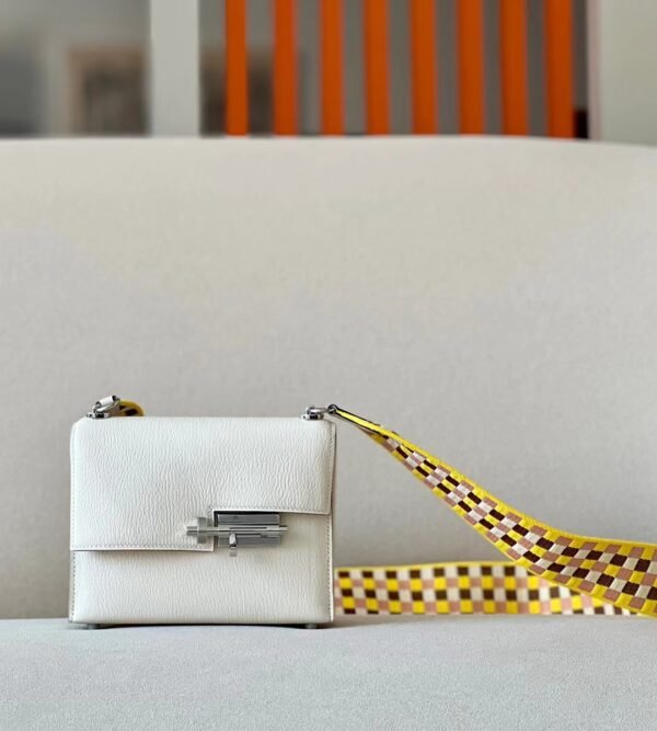b25a87bf6cea6d5-1 Hermes Verrou chain Chevre I2 Creamy White Silver Hardware 17cm Full Handmade