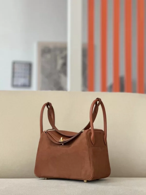Hermès Lindy Swift & Chamois CK37 Golden Brown Gold Hardware 26cm Full Handmade