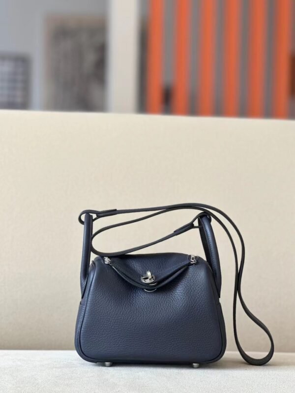 f5d1052a26f5521 Hermès mini Lindy TC clemence 2Z Deep Blue Silver Hardware 19cm Full Handmade