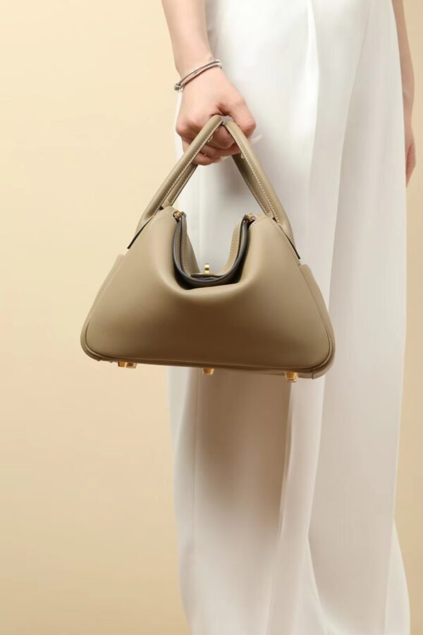 fe2c79128cbed2a GPC Mode Lindy Swift 8Q Tea Khaki Gold Hardware 26cm Full Handmade